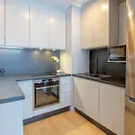 Maya'S Residence 50 - Aura 40