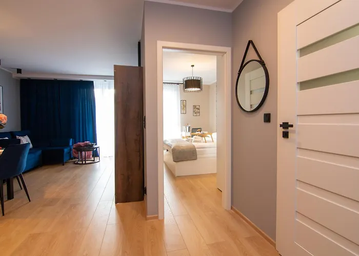 Maya's Flats & 50 - Aura 40